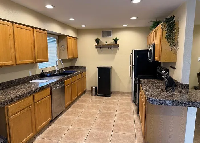 4 Bedrm 2 Ba Office Wifi Hiking House Phx Dom wakacyjny *