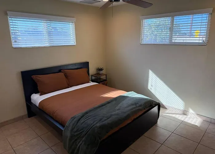 Dom wakacyjny 4 Bedrm 2 Ba Office Wifi Hiking House Phx